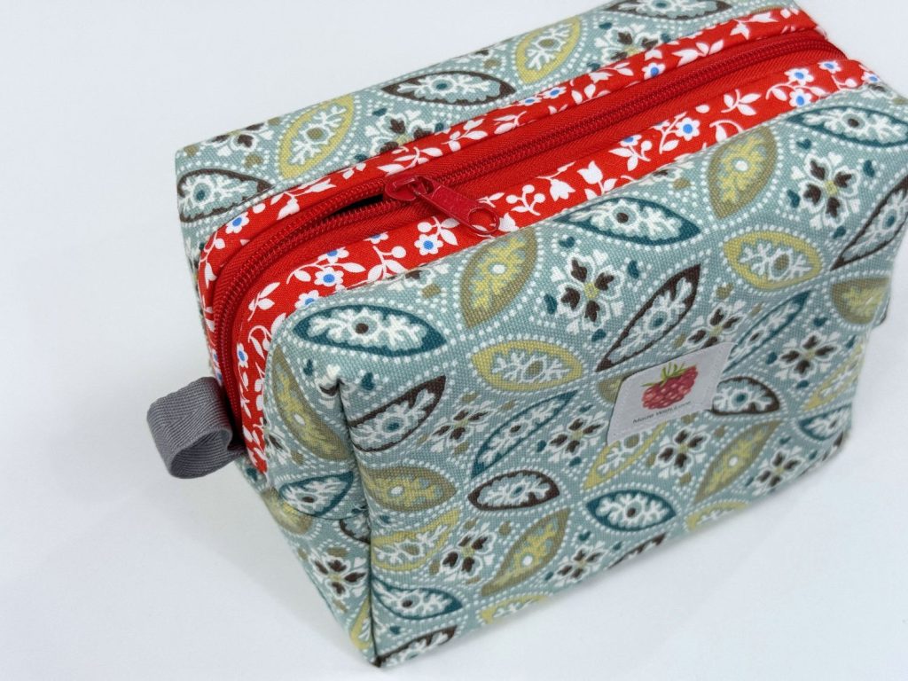 boxed zipper pouch with zipper trim